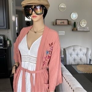 💋 Xhilaration coral peach kimono robe 👘 tie long cardigan Embroidered floral